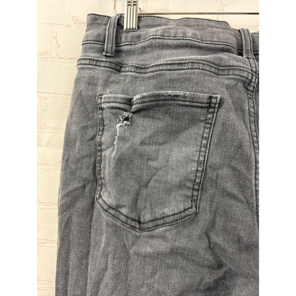 Time and Tru Jeans Womens Size 12 Black Faded Cropped Acid Wash Raw Hem Grungy - Picture 4 of 10